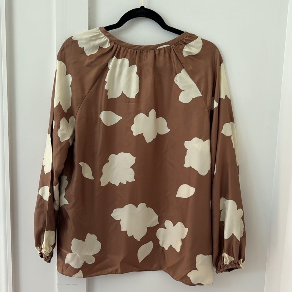 Theory: Petal Silk Puff Sleeve Blouse. Size M, Bright Camel - Picture 4 of 16